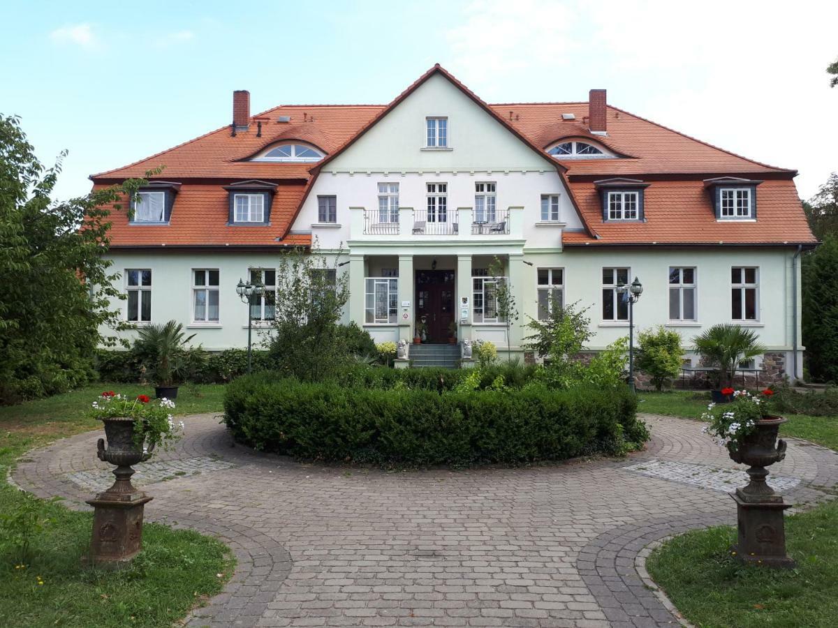 Pension Gutshaus Krusemark Hohenberg-Krusemark Exterior photo